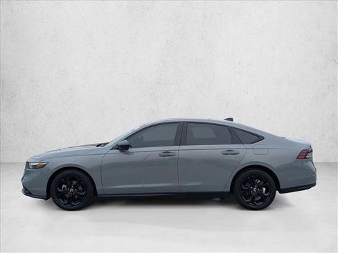 Used 2025 Honda Accord SE image 9