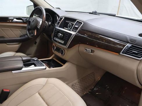Used 2015 Mercedes-Benz GL 450 4MATIC w/ Appearance Package image 11