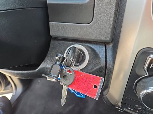 Used 2018 RAM 1500 Classic SLT image 27