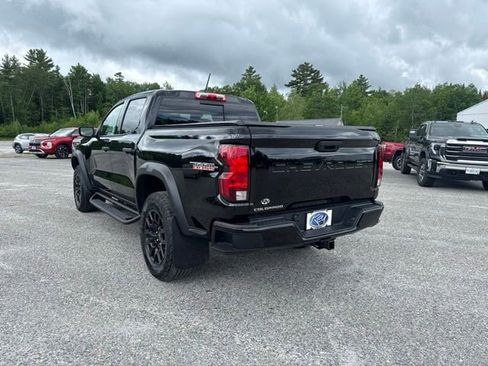 Used 2025 Chevrolet Colorado Trail Boss AWD/4WD image 4