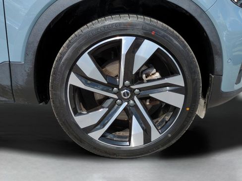 Used 2023 Volvo XC40 B5 Plus w/ Protection Package Premier AWD/4WD image 28