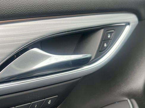 New 2026 Buick Envision Avenir image 9