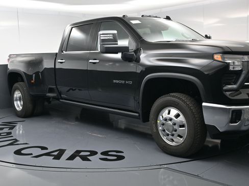 New 2026 Chevrolet Silverado 3500 LTZ w/ LTZ Plus Package image 2