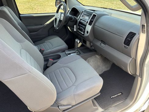 Used 2016 Nissan Frontier S image 10
