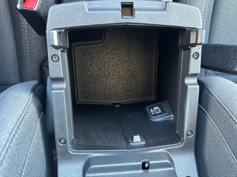 Used 2025 Jeep Wrangler Unlimited Sport AWD/4WD image 7