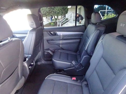 Certified 2025 Buick Enclave Sport Touring image 23