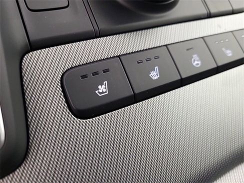 Certified 2025 Hyundai Palisade SEL image 30