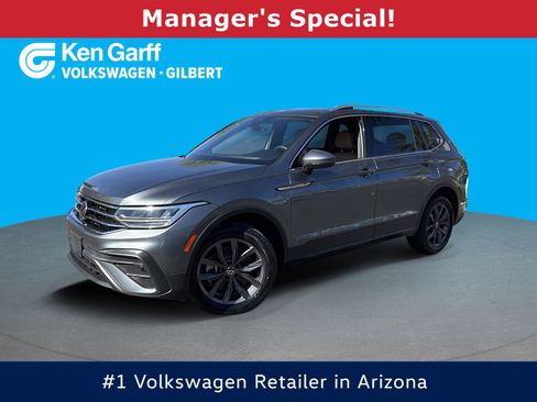 Used 2022 Volkswagen Tiguan SE FWD image 1