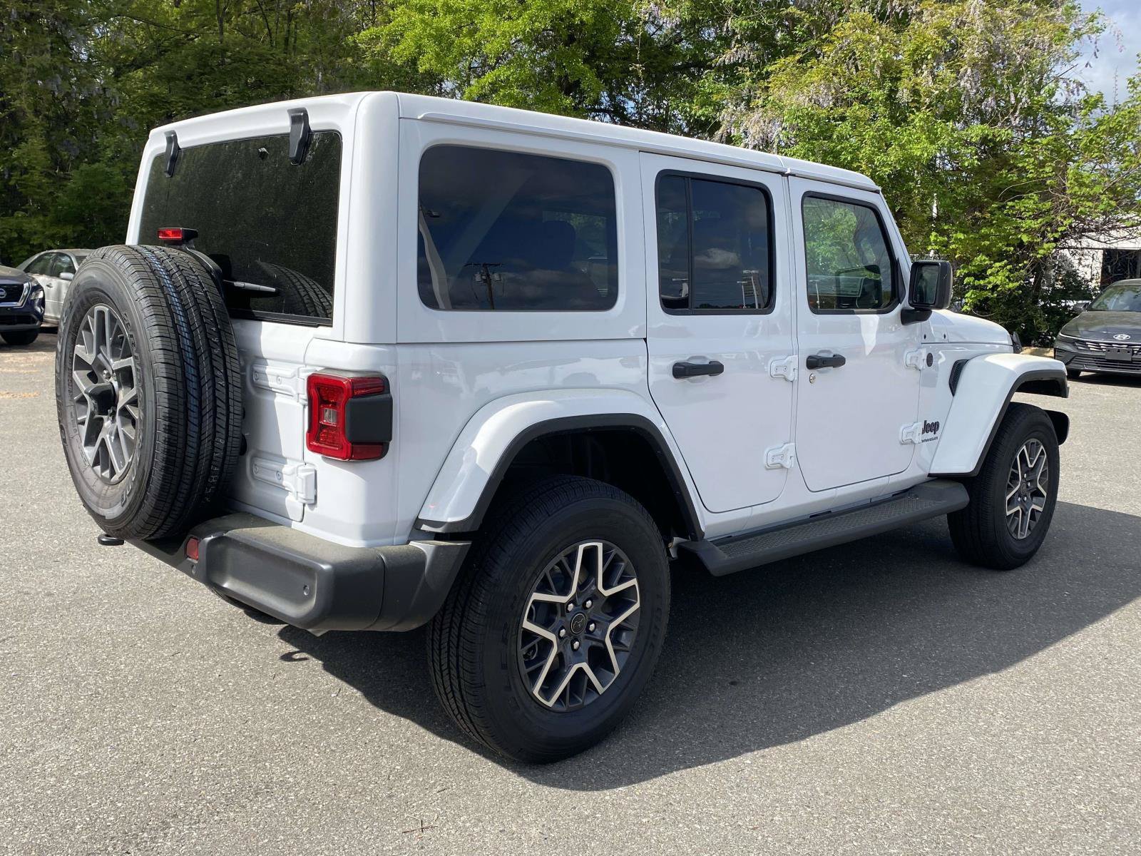 New 2026 Jeep Wrangler Unlimited Sahara AWD/4WD image 7