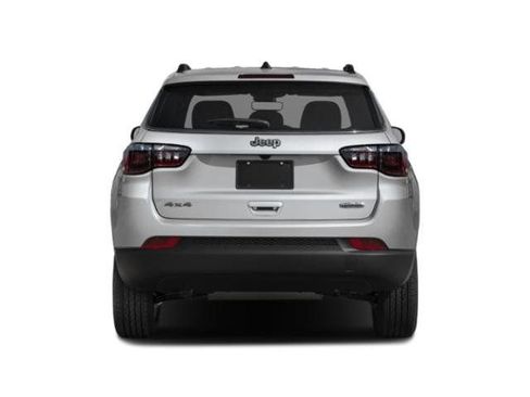 Used 2025 Jeep Compass Limited image 8