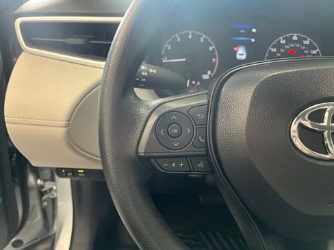 Used 2025 Toyota Corolla Cross L FWD image 17