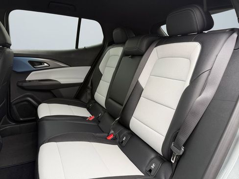 New 2026 Chevrolet Equinox EV LT image 13