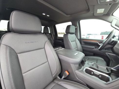 Used 2025 GMC Sierra 2500 Denali w/ Technology Package image 20
