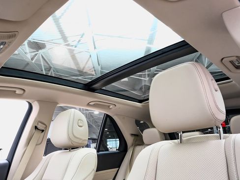 Used 2020 Mercedes-Benz GLE 350 w/ AMG Line Exterior image 5