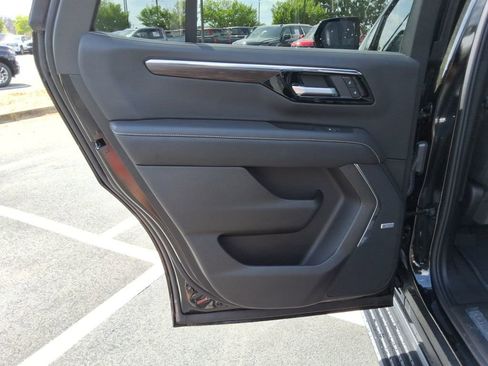 New 2025 Chevrolet Tahoe Premier AWD/4WD image 16