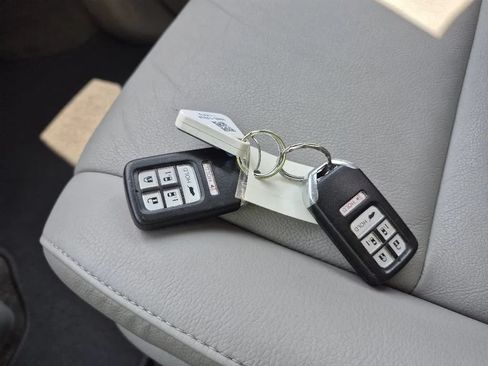 Used 2016 Honda Odyssey EX-L image 35