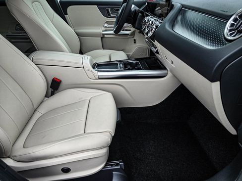 New 2025 Mercedes-Benz GLA 250 4MATIC image 38