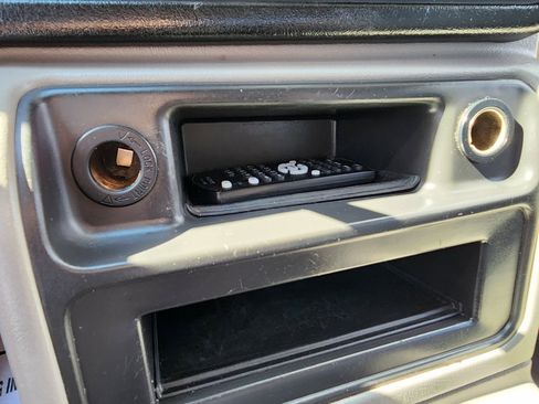 Used 2005 Chevrolet Avalanche Z71 w/ Sun And Sound Package image 19