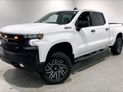 Used 2022 Chevrolet Silverado 1500 LT Trail Boss w/ Convenience Package II image 3