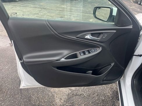 Used 2022 Chevrolet Malibu LT w/ Leather Package image 10