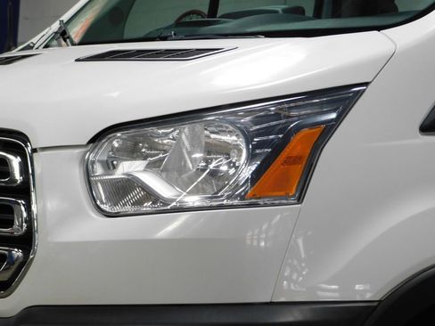 Used 2018 Ford Transit 150 XLT image 15