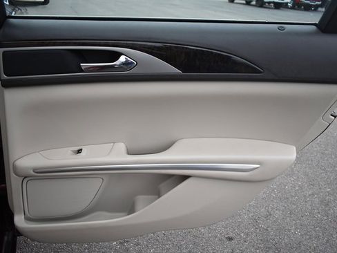 Used 2016 Lincoln MKZ Hybrid image 39