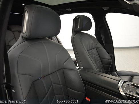 Used 2023 BMW 760i xDrive w/ Luxury Rear Seating Package AWD/4WD image 21