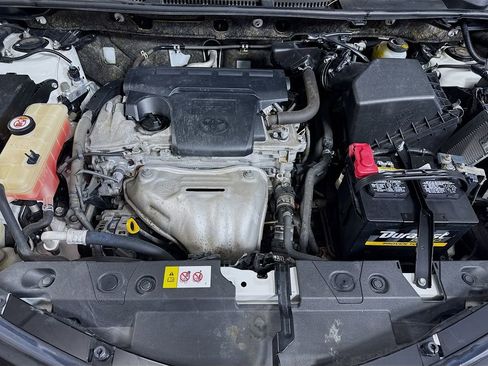 Used 2018 Toyota RAV4 LE FWD image 27