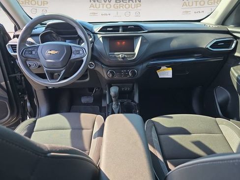 Used 2023 Chevrolet TrailBlazer LT FWD image 10