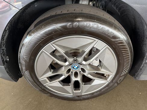 Used 2023 BMW iX xDrive50 AWD/4WD image 10