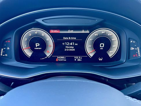 Used 2023 Audi Q8 Premium Plus image 24