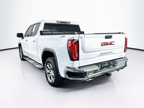 Used 2022 GMC Sierra 1500 SLT w/ X31 Off-Road Package AWD/4WD image 5