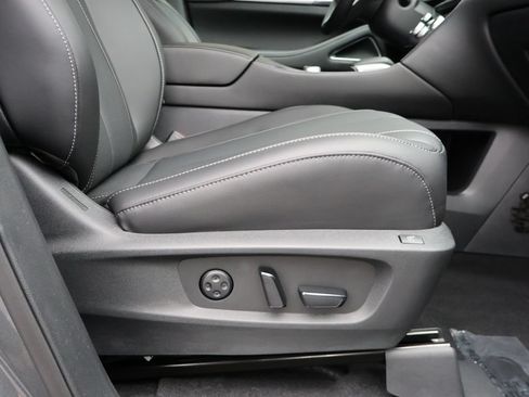 Used 2025 INFINITI QX60 Sensory w/ Cargo Package AWD/4WD image 12