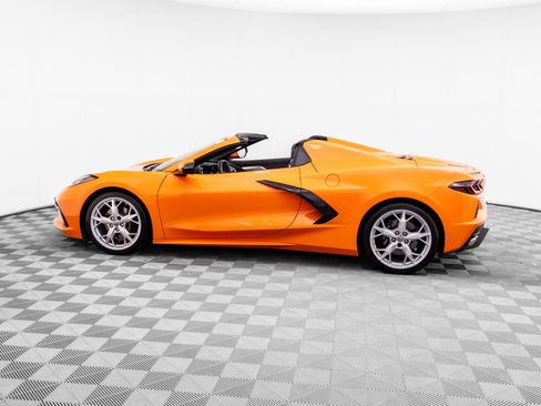 Used 2023 Chevrolet Corvette Stingray Preferred Conv w/ 2LT RWD image 2