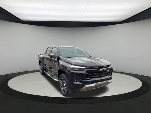 Used 2023 Chevrolet Colorado Z71 w/ Z71 Convenience Package 2 image 2