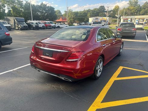 Used 2017 Mercedes-Benz E 300 4MATIC image 7