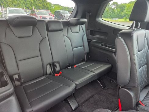 Used 2025 Kia Telluride AWD image 32