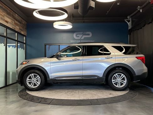 Used 2021 Ford Explorer XLT AWD/4WD image 6