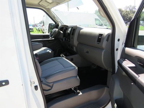 Used 2020 Nissan NV 2500 S image 20