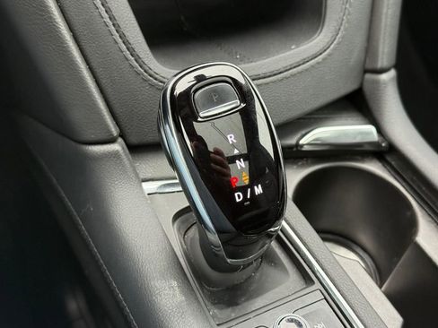 Used 2024 Cadillac XT5 Premium Luxury image 18