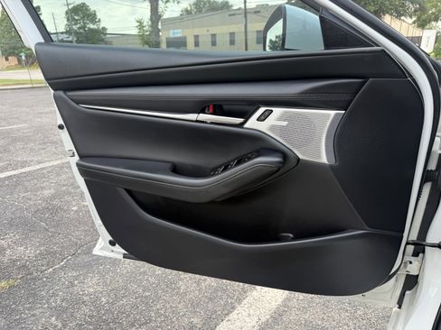 Used 2022 MAZDA MAZDA3 s image 33