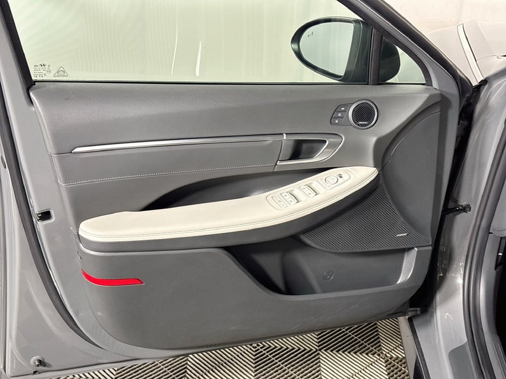 Used 2022 Hyundai Sonata Limited FWD image 10