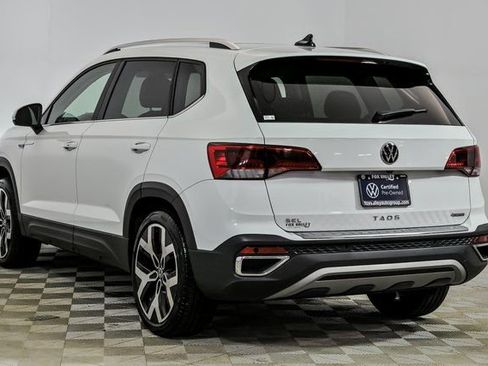 Certified 2023 Volkswagen Taos SEL image 5