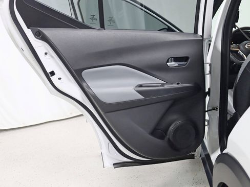 Used 2023 Nissan Kicks SR w/ SR Premium Package FWD image 32