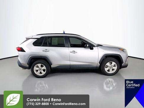 Used 2021 Toyota RAV4 LE image 10