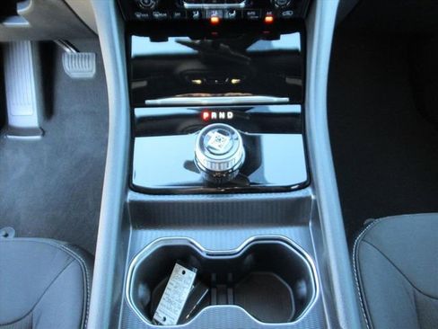 New 2025 Jeep Grand Cherokee Laredo image 21