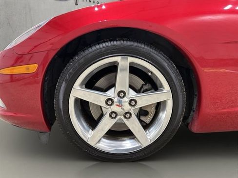 Used 2005 Chevrolet Corvette Coupe w/ Preferred Equipment Group RWD image 24