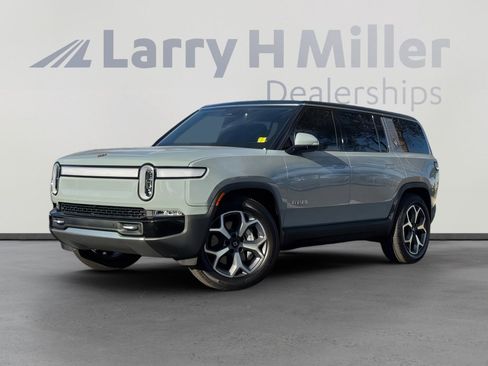 Used 2024 Rivian R1S Adventure image 1