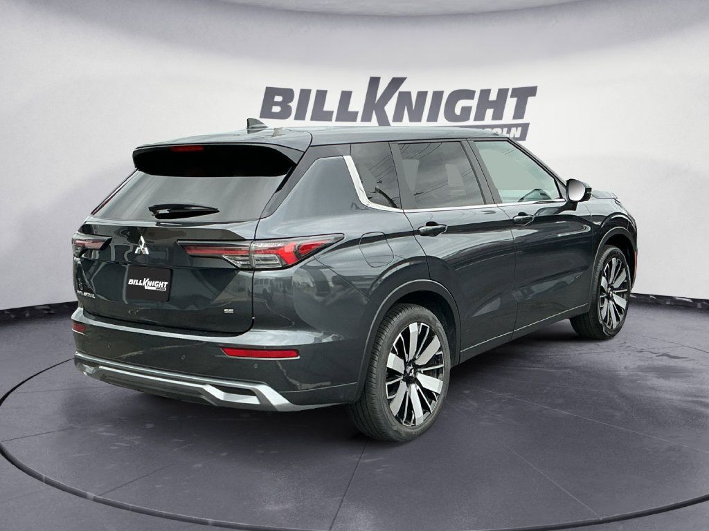 Used 2025 Mitsubishi Outlander SE FWD image 6