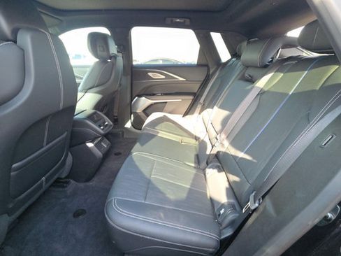 Used 2024 Cadillac Lyriq Luxury AWD/4WD image 9